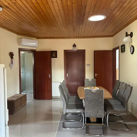 Otto Vendeghaz Apartament *